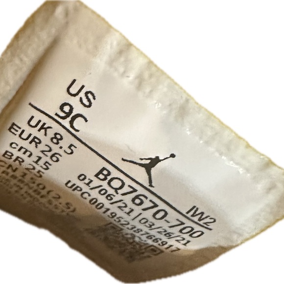 Children’s 9c Jordan 4 Retro - Picture 3 of 4